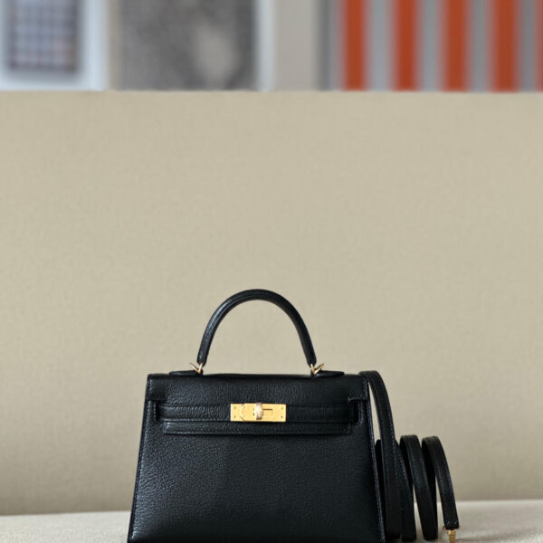 Hermes Mini Kelly Black Epsom GHW Y Stamp