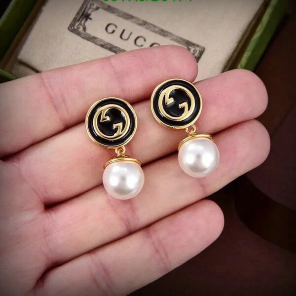 Gucci Blondie Pearl Black Round Drop Earrings1