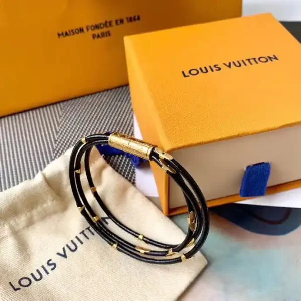 Louis Vuitton New Brand Circle Reversible Leather Rop Bracelet