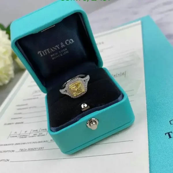 Tiffany & Co Diamond Radiant Engagement Ring Plat