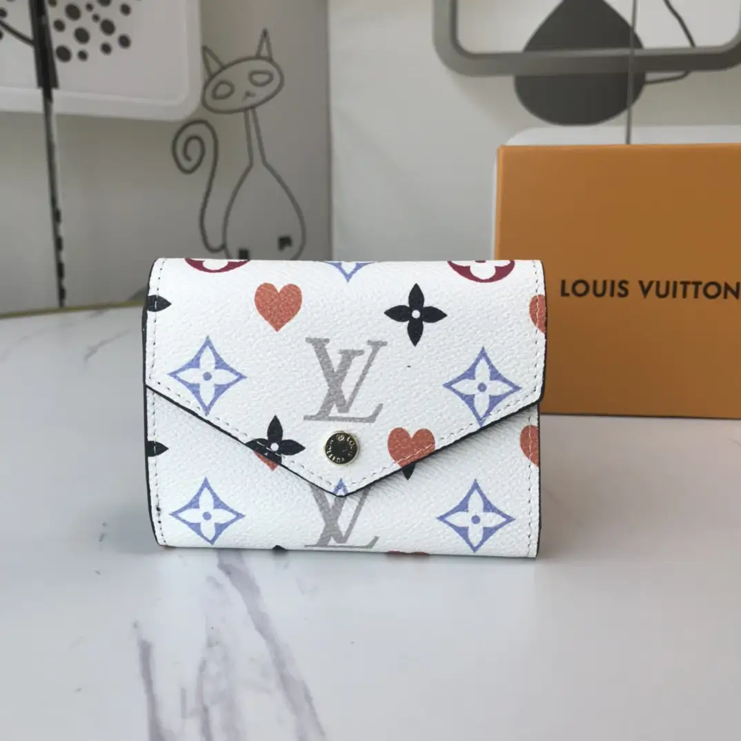 Louis Vuitton Zippy Game On Monogram Zoe White Wallet