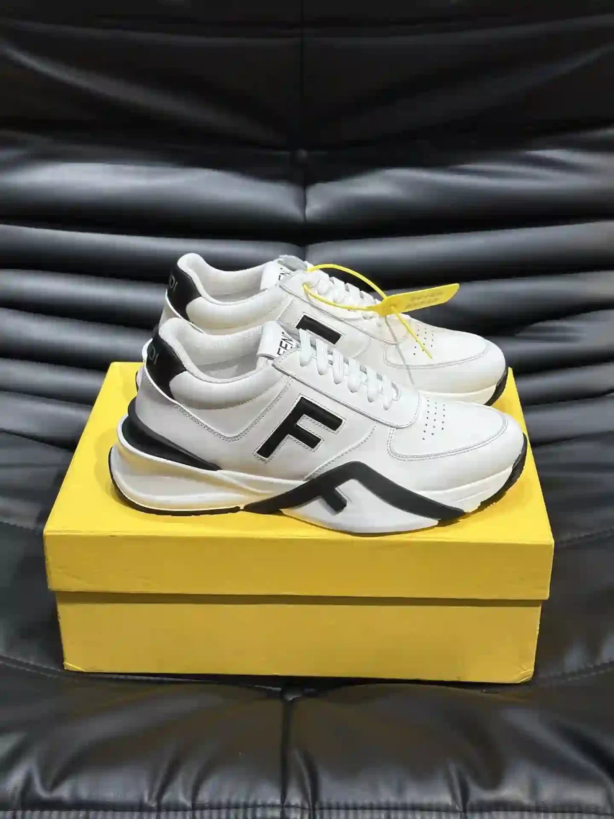 Fendi Flow Sneakers Men Black Leather Low-Tops