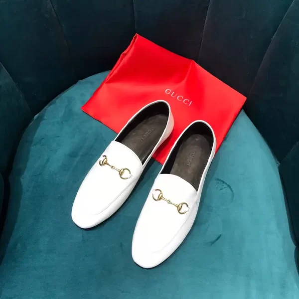 Gucci Women's White Loafer Flats Leather Horsebit Shoes